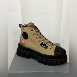 Palladium Revolt Hi Traction Canvas Ankle Lace-Up Platform Boot Khaki Olive NWT